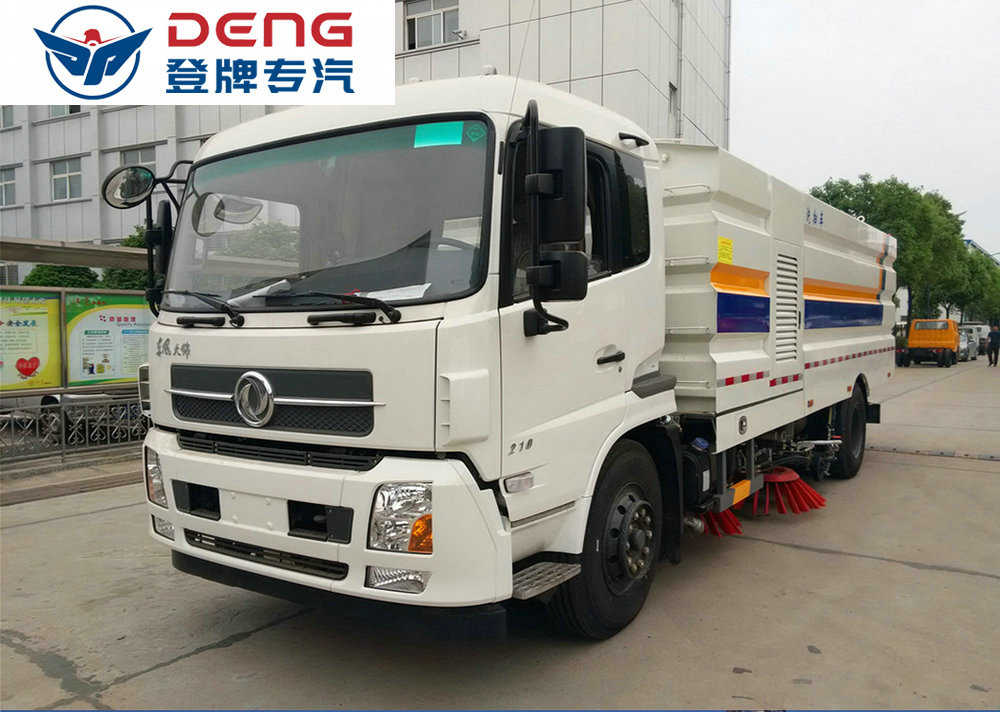 東風(fēng)天錦12方洗掃車_07