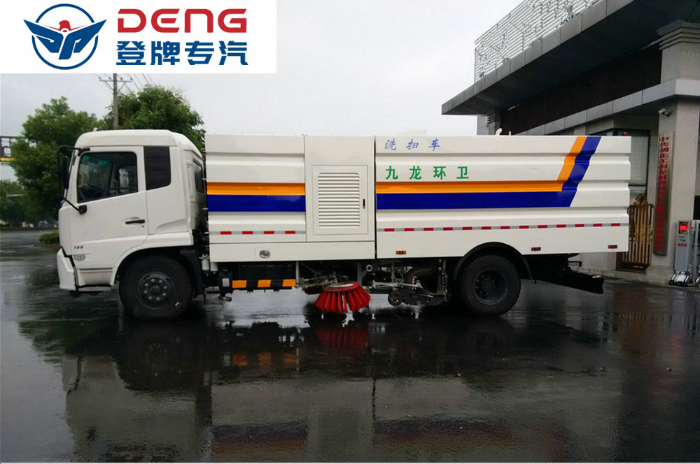 東風(fēng)天錦12方洗掃車_09