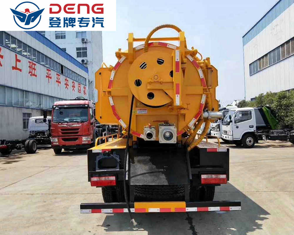 國六東風福瑞卡清洗吸污車_10